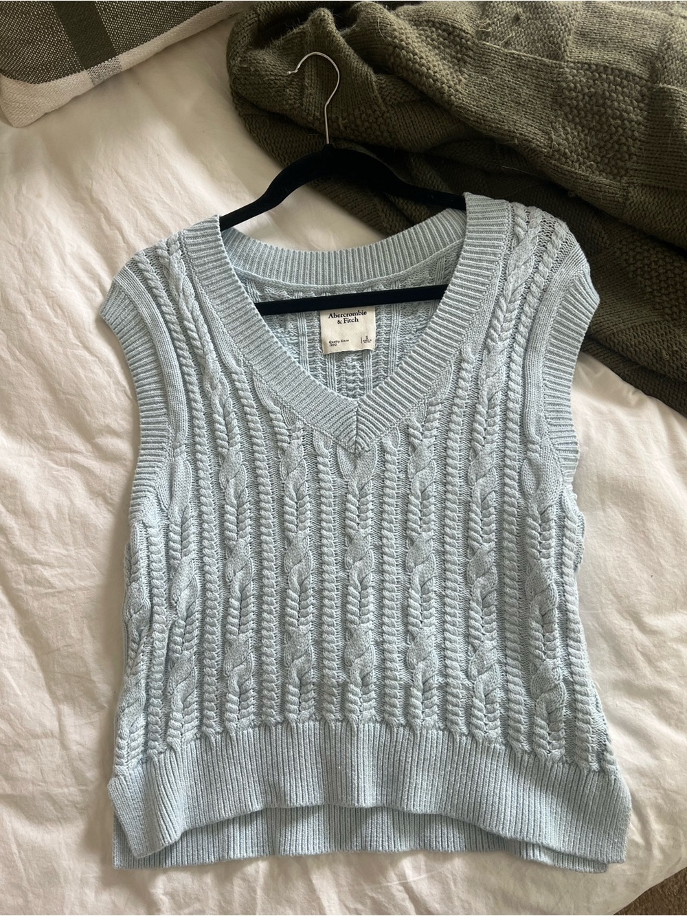 ABERCROMBIE SWEATER